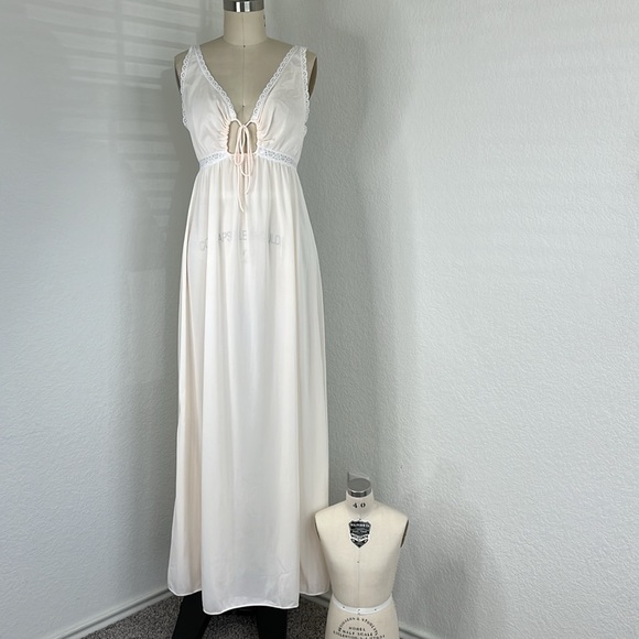 Miss Elaine Other - VTG Miss Elaine V Neck Chest Tie Sheer Lace Maxi Night Gown